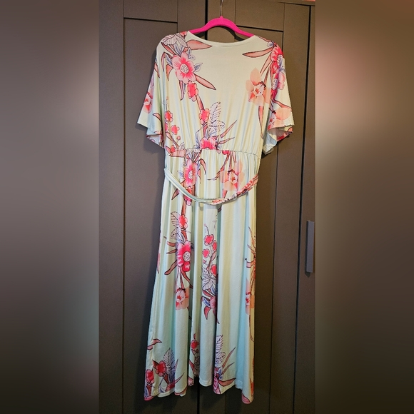🩷5/$25🩷 Floral Print Mint Dress, Plus Size 1X - Picture 10 of 12